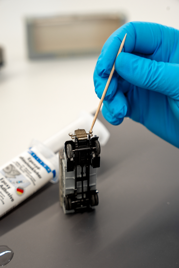 Epoxy Minute Adhesive