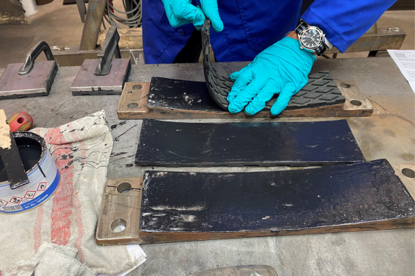 metal, sheet, gloves, workbench, pressing